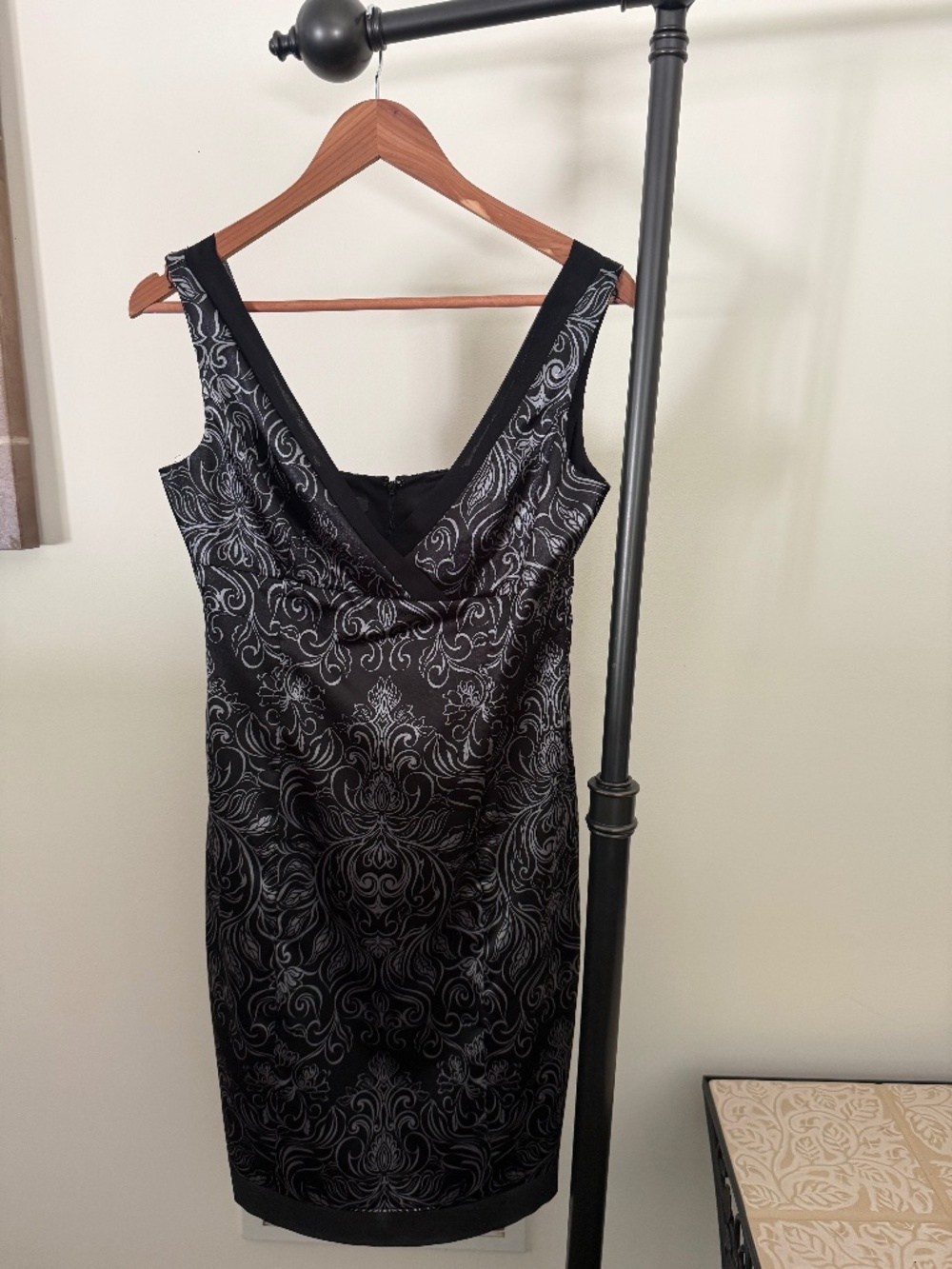Jones Wear Black & Silver V-Neck Brocade Sheath Midi Dress
